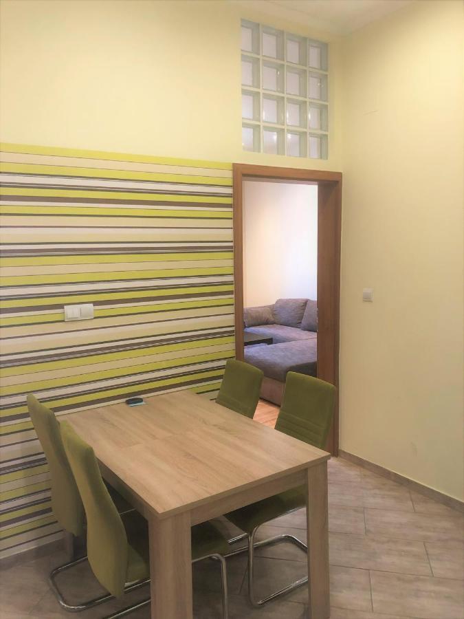 Corvin Square Apartment Budapeste Exterior foto