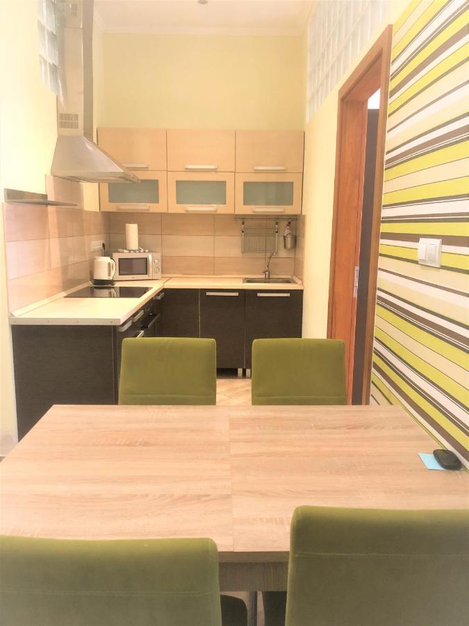 Corvin Square Apartment Budapeste Exterior foto